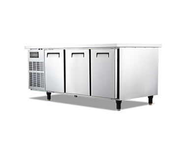 Counter 18 Series | 3 Foaming Door Refrigerator
