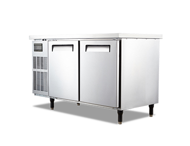 Counter 15 Series | 2 Foaming Door Refrigerator